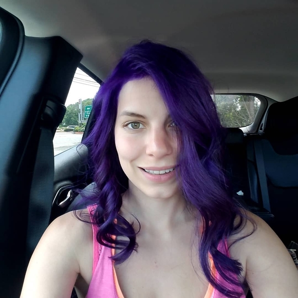 Meet your Posher, Elise - Picture 1 of 1